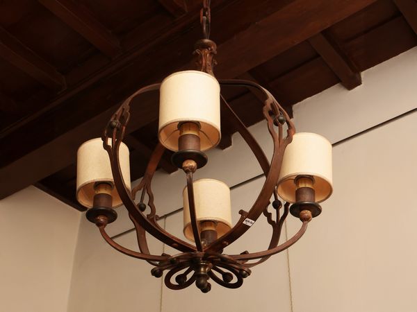 Lampadario in metallo  - Asta La Casa del Maestro Pietro Annigoni e di Rosa Segreto - Associazione Nazionale - Case d'Asta italiane