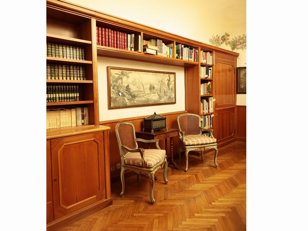 Libreria in ciliegio a ponte  - Asta La Casa del Maestro Pietro Annigoni e di Rosa Segreto - Associazione Nazionale - Case d'Asta italiane