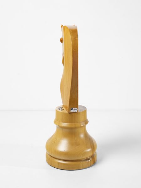 CHIGGIO ENNIO (1938 - 2020) : Omaggio a Duchamp, Cavallo Serie di scacchi per Ragazzoni Arredamenti, Italia Opera facente parte della serie TATA ovvero del LUDICO  - Asta Asta 485 | DESIGN E ARTI DECORATIVE DEL NOVECENTO Tradizionale - Associazione Nazionale - Case d'Asta italiane