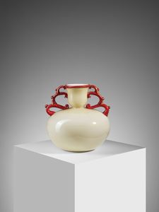 BAROVIER ERCOLE (1889 - 1974) - Vaso biansato a corpo globulare e collo a calice per Vetreria Artistica Barovier & Co., Murano