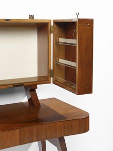 SCUOLA DI TORINO : Credenza a due corpi con parte inferiore a cassetti e alzata celante vano bar  illuminato  - Asta Asta 485 | DESIGN E ARTI DECORATIVE DEL NOVECENTO Tradizionale - Associazione Nazionale - Case d'Asta italiane