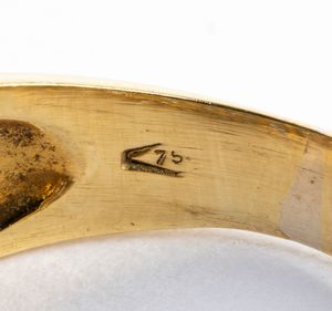 Anello oro con paste vitree  - Asta Gioielli e Argenti del XX secolo, con una selezione di Orologi da polso e Penne da collezione - Associazione Nazionale - Case d'Asta italiane