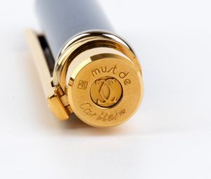 CARTIER : Penna stilografica con pennino in oro 18k  - Asta Gioielli e Argenti del XX secolo, con una selezione di Orologi da polso e Penne da collezione - Associazione Nazionale - Case d'Asta italiane