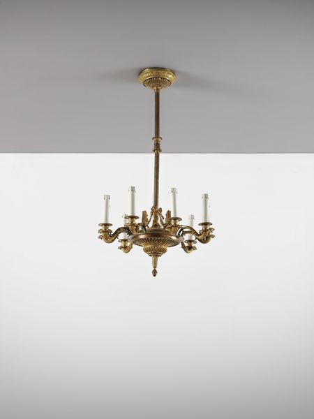 THOMIRE PIERRE PHILIPPE (1751 - 1843) : Lampadario in bronzo dorato al mercurio con decori neoclassici a palmette, fusto centrale circondato da girotondo di putti alati con ghirlande, bracci in foggia di cornucopie fitomorfe  - Asta Asta 492 | ARTE ANTICA E DEL XIX SECOLO - Arte antica e antiquariato Tradizionale - Associazione Nazionale - Case d'Asta italiane