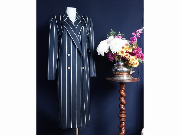 Milan Schon, Robe manteau in lana blu gessata  - Asta Il guardaroba di Rosa Segreto Annigoni - Associazione Nazionale - Case d'Asta italiane