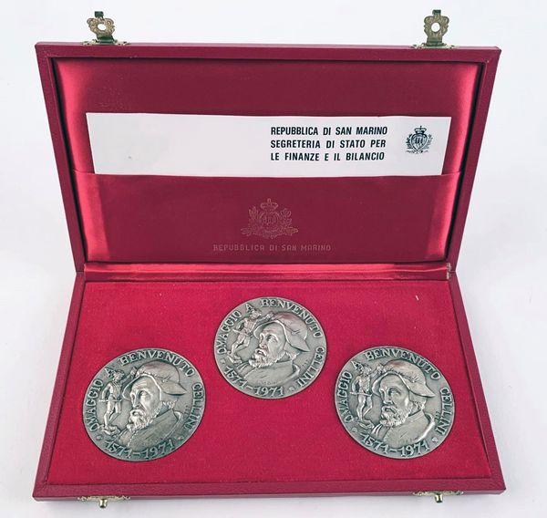 SAN MARINO. Trittico Medaglie per il IV centenario della morte di Benvenuto Cellini 1971. Ag (55 g cad.; 50 mm)  - Asta Monete e medaglie medievali e moderne italiane ed estere - Associazione Nazionale - Case d'Asta italiane