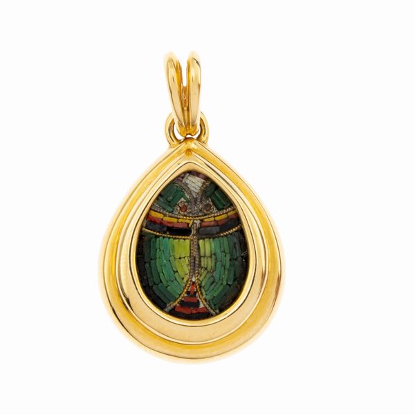 Pendente scarabeo in oro giallo 18kt e micromosaico antico  - Asta Gioielli e Orologi - Associazione Nazionale - Case d'Asta italiane