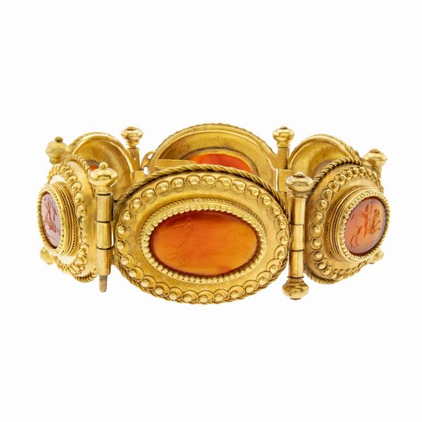 Antico bracciale in oro giallo 18kt con sei corniole  - Asta Gioielli e Orologi - Associazione Nazionale - Case d'Asta italiane