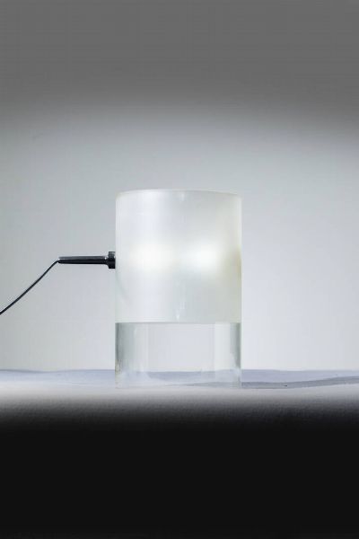FONTANA ARTE : Lampada da tavolo mod. 2597/1/2  - Asta Design - Associazione Nazionale - Case d'Asta italiane