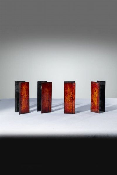 PAOLO DE POLI : Serie di quattro maniglie in rame smaltato. Anni ’50  cm 28x10x5  - Asta Design - Associazione Nazionale - Case d'Asta italiane