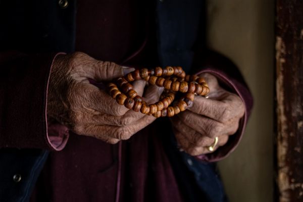 SANDRA VON BORRIES : La mala tra le mani.  - Asta Asta di beneficenza a favore dell'Ospedale del Cuore di Monasterio - Associazione Nazionale - Case d'Asta italiane