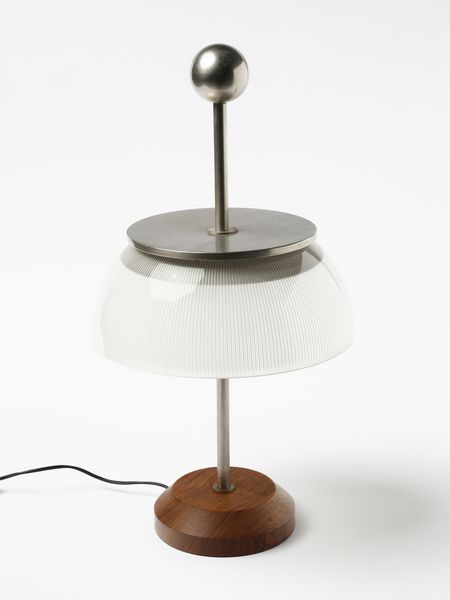 MAZZA SERGIO (n. 1931) : Lampada da tavolo mod. Alfa per Artemide, Milano  - Asta Asta 494 | DESIGN E ARTI DECORATIVE DEL NOVECENTO Online - Associazione Nazionale - Case d'Asta italiane