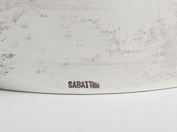 SABATTINI LINO (n. 1925) : Cilindro con pistone Vaso/scultura esecuzione Argenteria Sabattini S.p.A., Italia  - Asta Asta 494 | DESIGN E ARTI DECORATIVE DEL NOVECENTO Online - Associazione Nazionale - Case d'Asta italiane