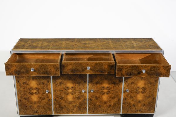 MANIFATTURA ITALIANA : Credenza a quattro ante e tre cassetti  - Asta Asta 494 | DESIGN E ARTI DECORATIVE DEL NOVECENTO Online - Associazione Nazionale - Case d'Asta italiane