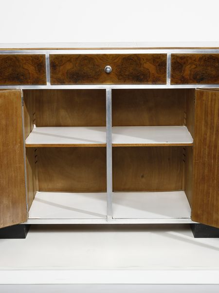 MANIFATTURA ITALIANA : Credenza a quattro ante e tre cassetti  - Asta Asta 494 | DESIGN E ARTI DECORATIVE DEL NOVECENTO Online - Associazione Nazionale - Case d'Asta italiane