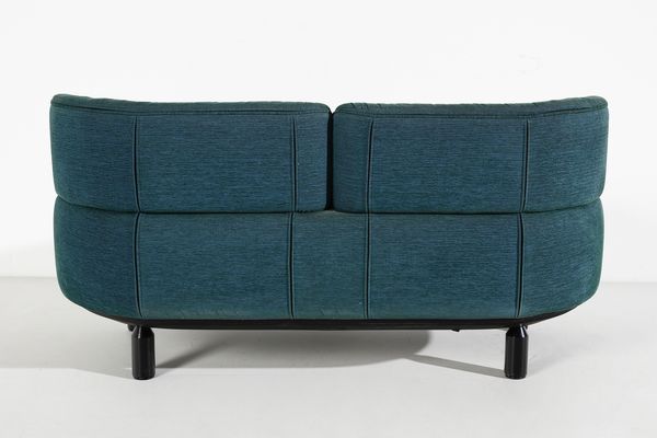 FRATTINI GIANFRANCO (1926 - 2004) : Divano a due posti mod. Bull per Cassina, Meda  - Asta Asta 494 | DESIGN E ARTI DECORATIVE DEL NOVECENTO Online - Associazione Nazionale - Case d'Asta italiane