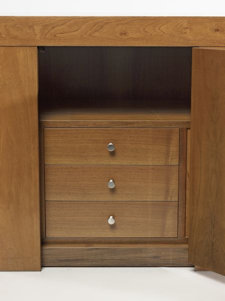 CASSINA : Credenza a cinque ante, Meda  - Asta Asta 494 | DESIGN E ARTI DECORATIVE DEL NOVECENTO Online - Associazione Nazionale - Case d'Asta italiane