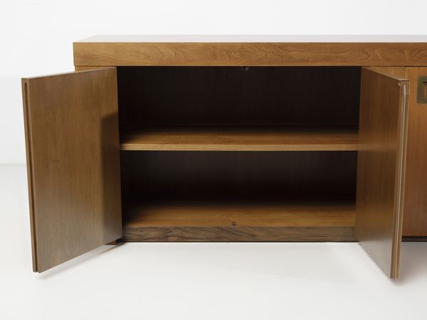 CASSINA : Credenza a cinque ante, Meda  - Asta Asta 494 | DESIGN E ARTI DECORATIVE DEL NOVECENTO Online - Associazione Nazionale - Case d'Asta italiane