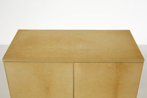 TURA ALDO (1909 - 1963) : attribuito. Piccola credenza a due ante  - Asta Asta 494 | DESIGN E ARTI DECORATIVE DEL NOVECENTO Online - Associazione Nazionale - Case d'Asta italiane