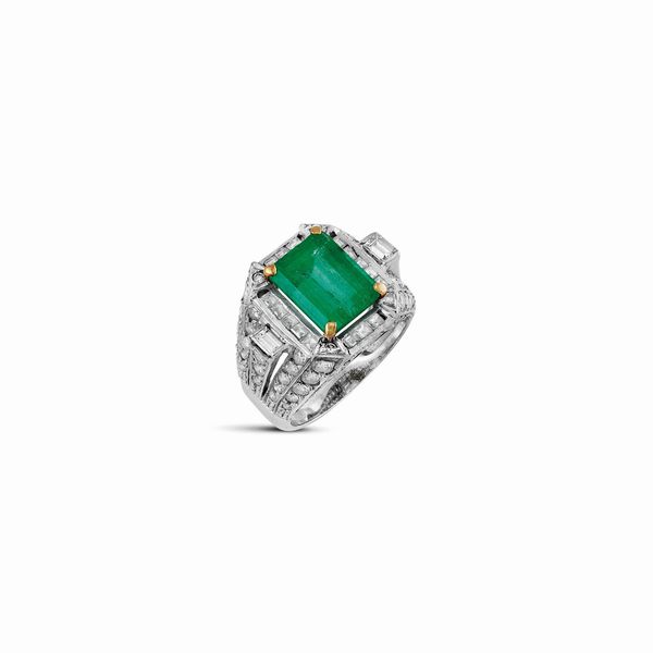 ANELLO CON SMERALDO E DIAMANTI  - Asta GIOIELLI - Associazione Nazionale - Case d'Asta italiane