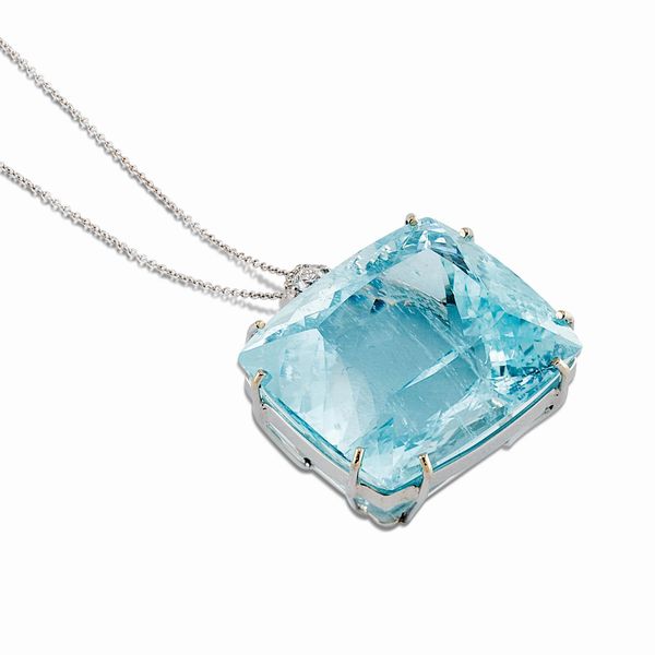 COLLANA CON GRANDE ACQUAMARINA E DIAMANTI  - Asta GIOIELLI - Associazione Nazionale - Case d'Asta italiane