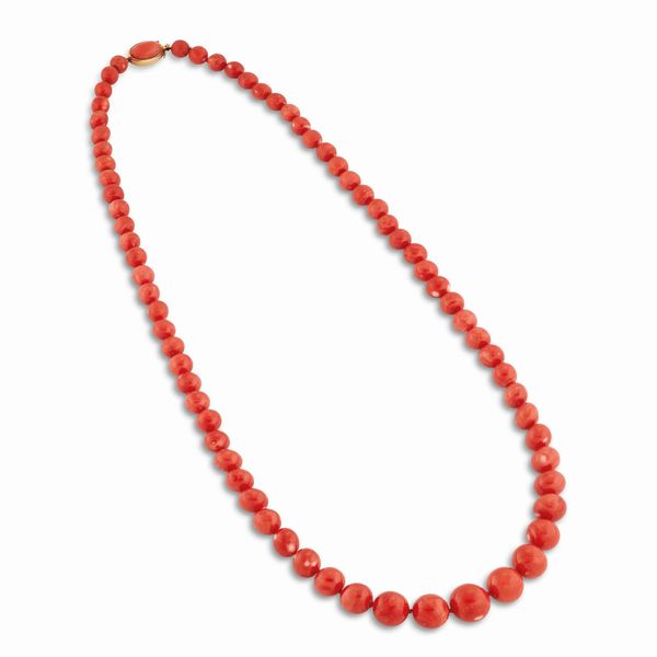 LUNGA COLLANA DI CORALLO  - Asta GIOIELLI - Associazione Nazionale - Case d'Asta italiane