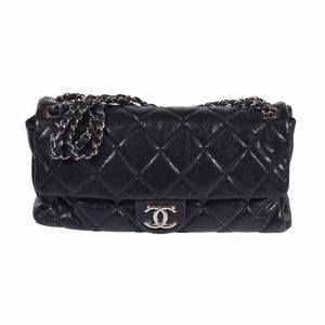 CHANEL - CHANEL, Medium Glazed Caviar Nature Flap