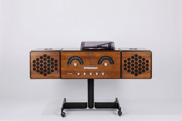 ACHILLE E PIER GIACOMO CASTIGLIONI : Radiofonografo BR126  - Asta Design e Arti Decorative - Associazione Nazionale - Case d'Asta italiane