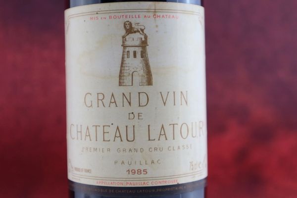 Chteau Latour 1985  - Asta Smartwine 2.0 | Christmas Edition - Associazione Nazionale - Case d'Asta italiane