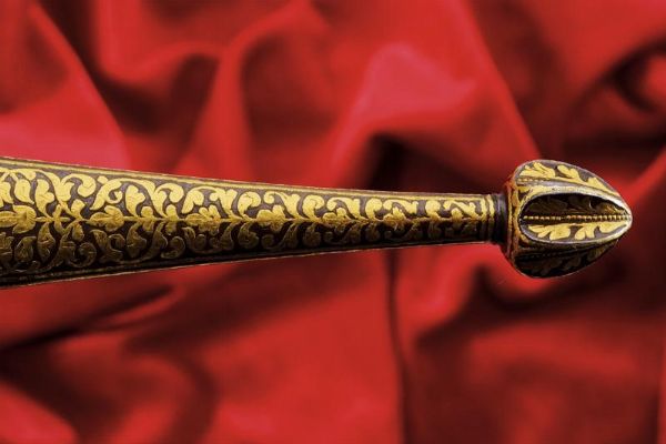 Eccezionale kindjal con decorazione in oro giallo  - Asta Rare Armi Antiche e Militaria da Tutto il Mondo - Associazione Nazionale - Case d'Asta italiane