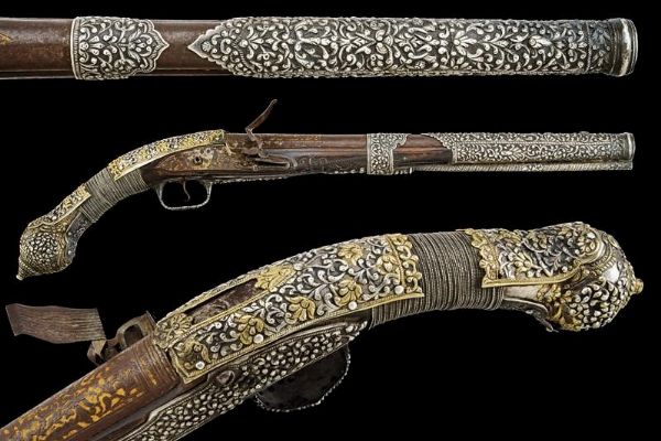 Bellissima pistola a pietra focaia con fornimenti in argento  - Asta Rare Armi Antiche e Militaria da Tutto il Mondo - Associazione Nazionale - Case d'Asta italiane