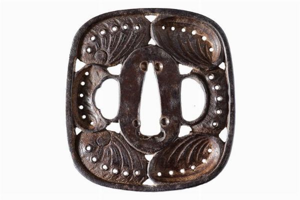 Tsuba con certificato NBTHK  - Asta Rare Armi Antiche e Militaria da Tutto il Mondo - Associazione Nazionale - Case d'Asta italiane