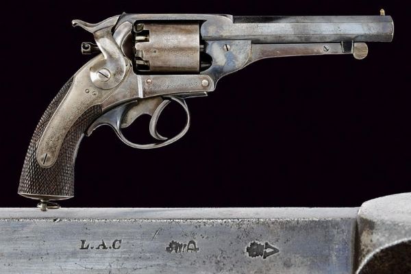 Revolver Kerr a luminello della London Armoury Company  - Asta Rare Armi Antiche e Militaria da Tutto il Mondo - Associazione Nazionale - Case d'Asta italiane