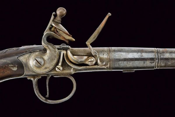 Pistola sul tipo Queen Anne a pietra focaia di Bell, con fornimenti in argento  - Asta Rare Armi Antiche e Militaria da Tutto il Mondo - Associazione Nazionale - Case d'Asta italiane