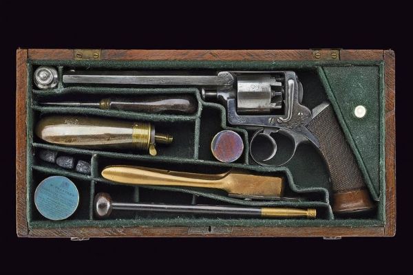 Revolver Pirlot a luminello brevetto Adams, in cassetta  - Asta Rare Armi Antiche e Militaria da Tutto il Mondo - Associazione Nazionale - Case d'Asta italiane