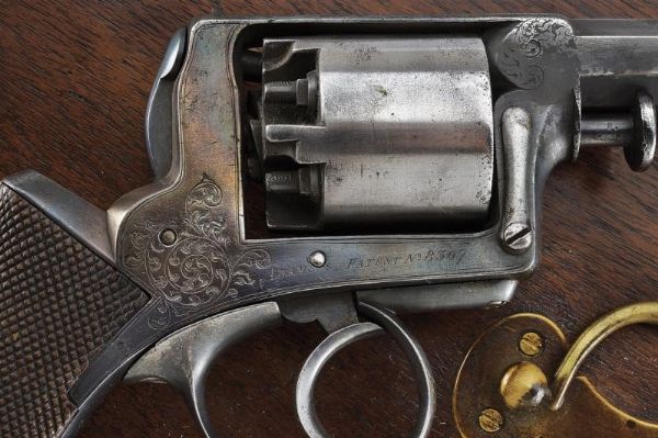 Revolver Pirlot a luminello brevetto Adams, in cassetta  - Asta Rare Armi Antiche e Militaria da Tutto il Mondo - Associazione Nazionale - Case d'Asta italiane