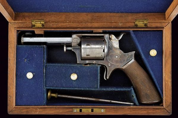 Bel revolver a percussione anulare Tranter in cassetta  - Asta Rare Armi Antiche e Militaria da Tutto il Mondo - Associazione Nazionale - Case d'Asta italiane