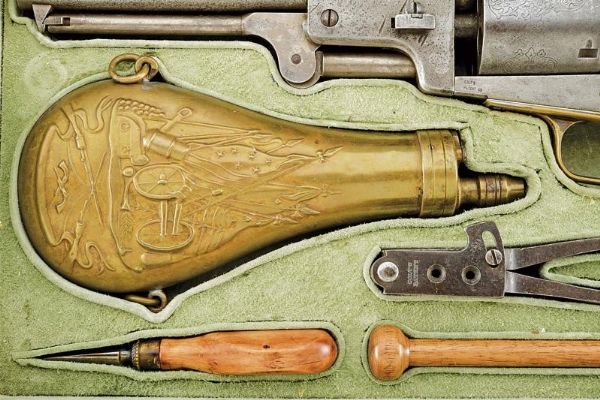 Revolver a luminello tipo Colt Dragoon con cassetta  - Asta Rare Armi Antiche e Militaria da Tutto il Mondo - Associazione Nazionale - Case d'Asta italiane