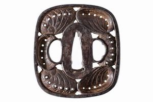 Tsuba con certificato NBTHK  - Asta Rare Armi Antiche e Militaria da Tutto il Mondo - Associazione Nazionale - Case d'Asta italiane