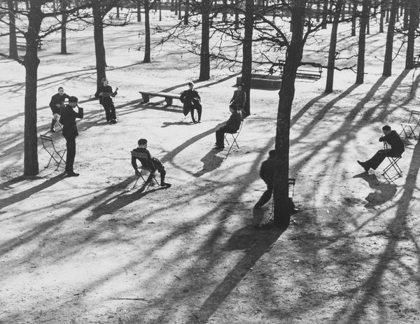 André Kertèsz : Le Tuileries, Paris  - Asta Fotografia: Under 1K - Associazione Nazionale - Case d'Asta italiane