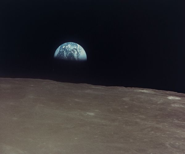 NASA : Apollo 16 Earth Rise  - Asta Fotografia: Under 1K - Associazione Nazionale - Case d'Asta italiane