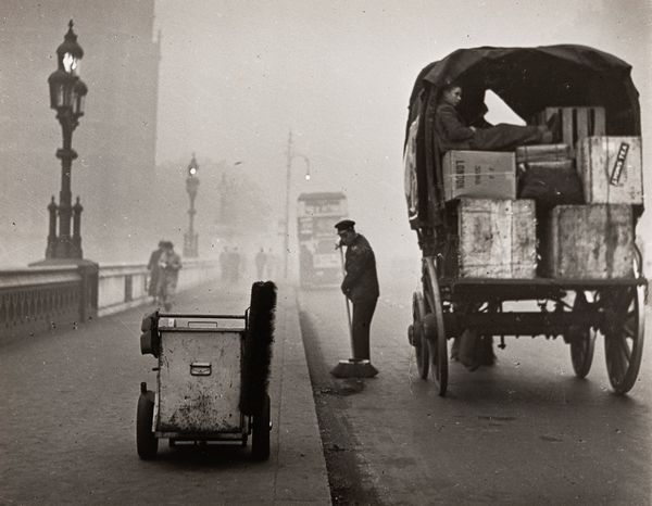 Wolfgang Suschitzky : Westminister Bridge  - Asta Fotografia: Under 1K - Associazione Nazionale - Case d'Asta italiane