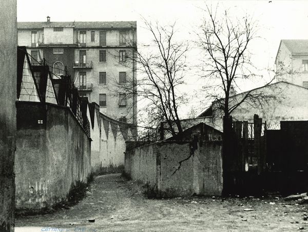 Enrico Cattaneo : Paesaggio milanese (Via Cilento)  - Asta Fotografia: Under 1K - Associazione Nazionale - Case d'Asta italiane