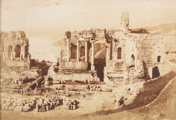 Gaetano D'Agata : Senza titolo (Teatro Greco, Taormina)  - Asta Fotografia: Under 1K - Associazione Nazionale - Case d'Asta italiane