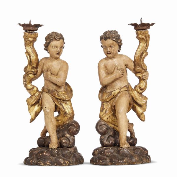 COPPIA DI PUTTI REGGICERO, TOSCANA, SECOLO XVII  - Asta MOBILI, MAIOLICHE E OGGETTI D'ARTE - Associazione Nazionale - Case d'Asta italiane