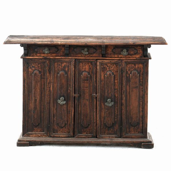 Piccola credenza rustica in stile secentesco  - Asta Antiquariato - Associazione Nazionale - Case d'Asta italiane