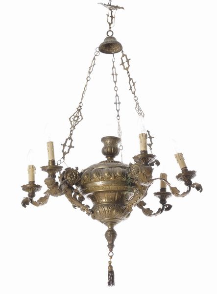 Lanterna lampadario in metallo sbalzato a sei fiamme. XVIII secolo  - Asta Antiquariato - Associazione Nazionale - Case d'Asta italiane