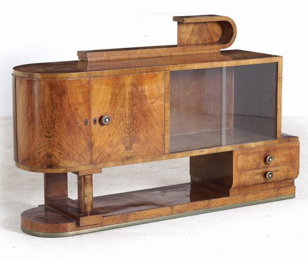 Credenza lastronata dec. Prima met del XX secolo  - Asta Antiquariato - Associazione Nazionale - Case d'Asta italiane