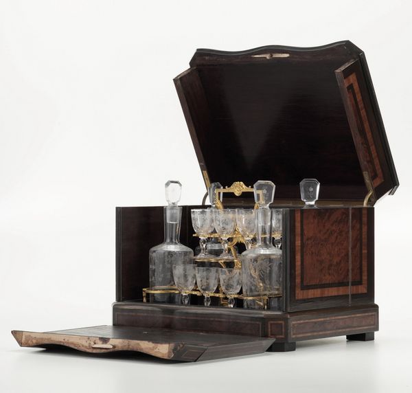 Set da liquore in custodia in legno, XIX secolo  - Asta Antiquariato - Associazione Nazionale - Case d'Asta italiane