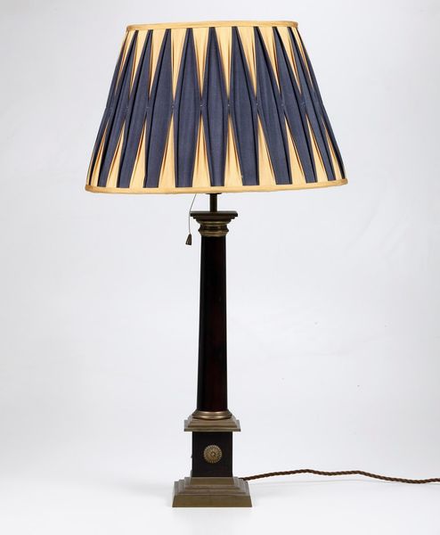 Lampada di gusto Impero in metallo e metallo dorato. XIX-XX secolo  - Asta Antiquariato - Associazione Nazionale - Case d'Asta italiane